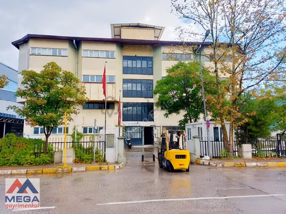 Ümraniye Osb'de Saraçoğlu İş Merkezi Düz Giriş 170m2 Net 1