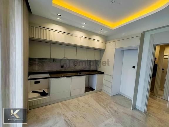 Orhan Doğan Caddesi Üzeri Satılık 2+1 Fırsat Daire 2