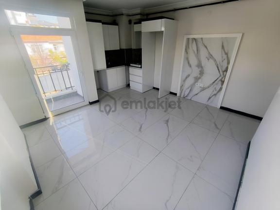 Lotus Dan Askerlik Şubesi Karşısı Eşyasız 1+1 1