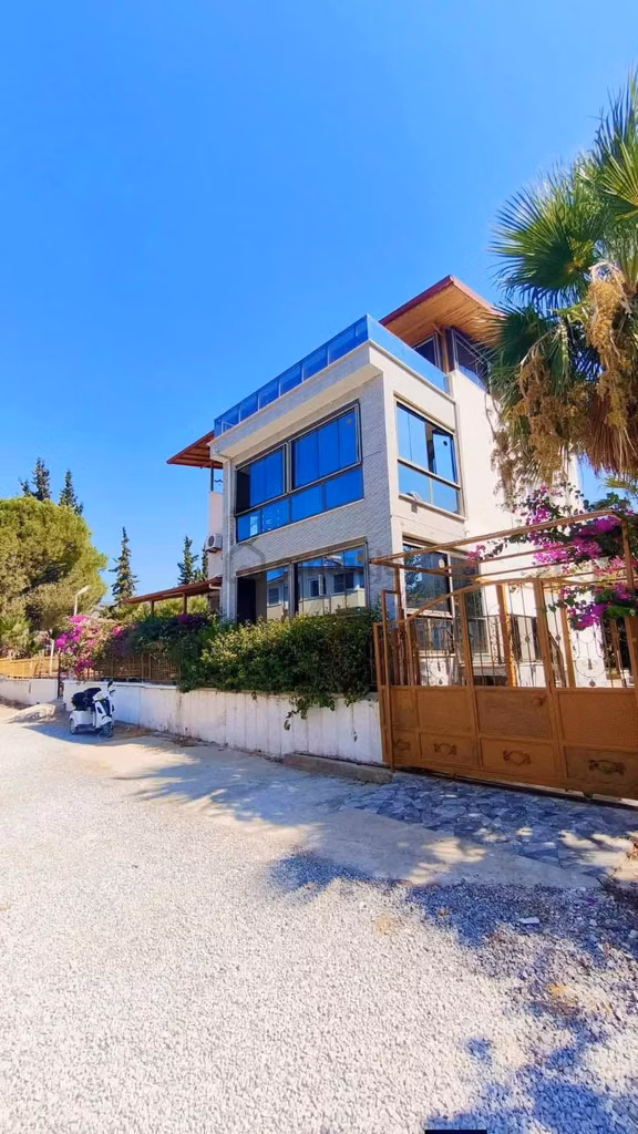 Didim Akbükte Müstakil Bahçeli 3+1 Tripleks Yazlık 2