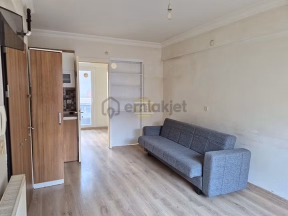 Hb'den 1+1 Kiralık Daire,kurtuluş Mahallesi'nde Ara Kat Doğalgazlı 2