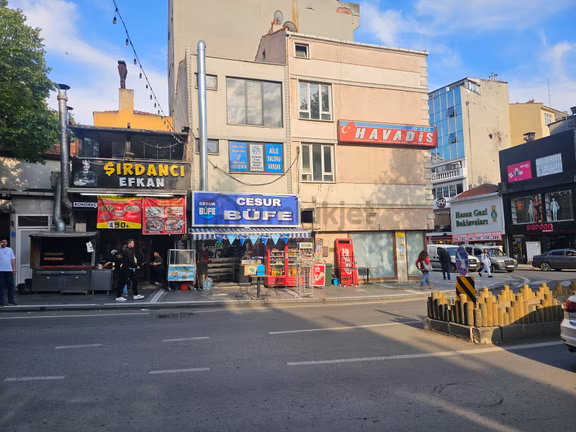 Çarşı Merkezde Alkollü Tekel Bayii, Milli Piyangolu Büfe 1