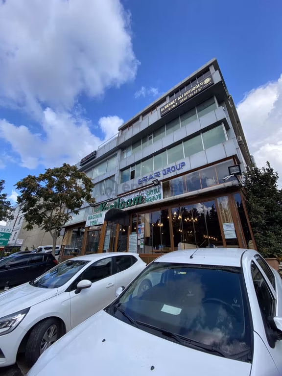 Cadde Üzerinde 110 M² Deniz Manzaralı Balkon Yük Asansörlü 1