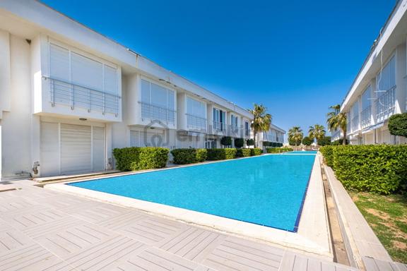 Kemerağzı Oteller Bölgesi Havuzlu Site İçi Eşyalı Dubleks Villa 1