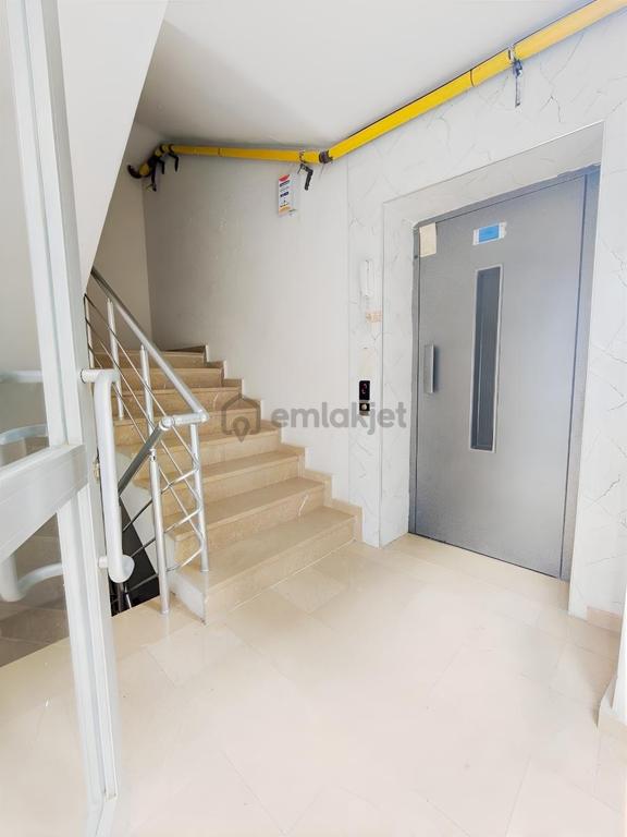 Kayalarda Emekte 2+1 Caddeüstu Arakat Asansörlü Daire 2