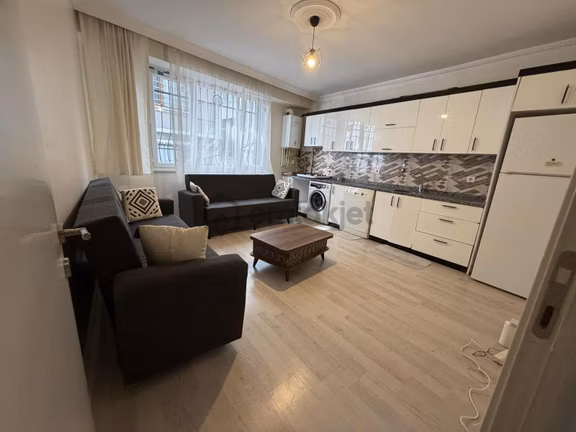 Cadde Dibinde 1.kat Full Eşyalı Metro 13dk Yeni Bina 1+1 Lüks 1