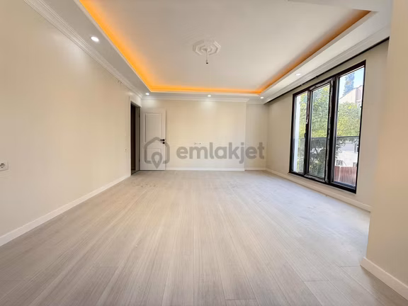Osmangazi Mah. Cadde Üzeri Asansörlü K.otoparklı 2+1 Ara Kat 2