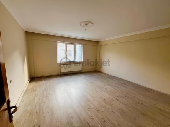 Bimondo'dan Zafer Mah. Dumluçay Sokak'ta Geniş 3+1 Kiralık Daire 1