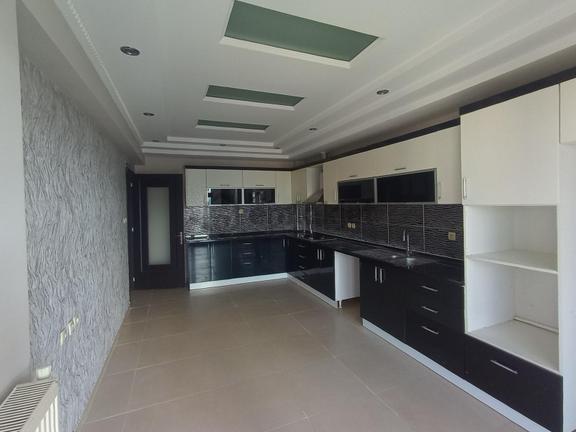 Germenıcıa'dan Ana Cadde Üzere Ferah Ve Geniş 5+1 1