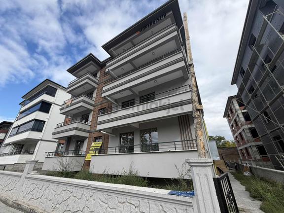 Remax Dem'den Hocabey Mahallesinde2+0 Kiralık Sıfır Eşyalı Daire 1
