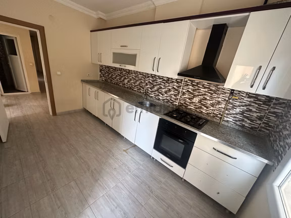 Sürer Emlak`tan Kiralık 2+1 Daire`miz Ara Katta Oturuma Hazır Olmakta 1