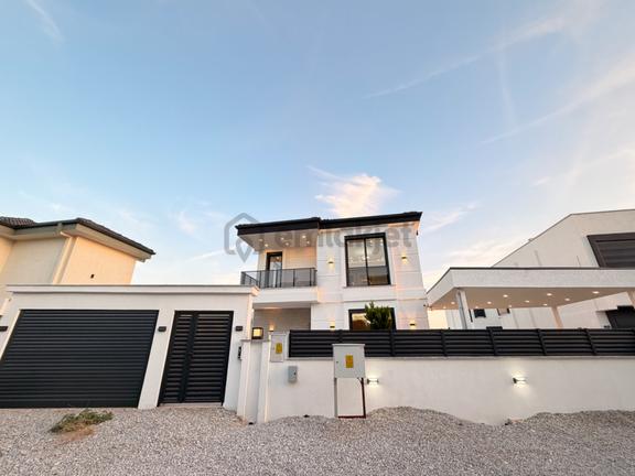 4+1 Tam Müstakil Villa Havuzlu & Otoparklı 1
