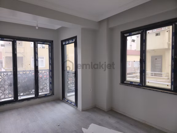 Pendik Esenyalı'da Sıfır Binada Kiralık 2+1 Daire 1