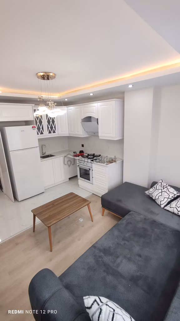 Erguvan Caddesi Üzeri 1+1 Sıfır Eşyalı Az Katlı Kiralik 2