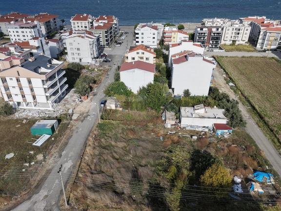 Yiğit Gayrimenkul'den Lapseki Kordona Yakın Satılık İmarlı Arsa 2