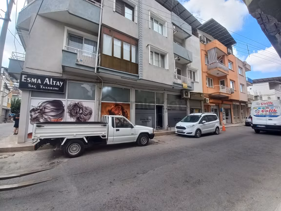 Bornova Altındağ'da Merkezi Konumlu 1+1 Kiralık Daire 1
