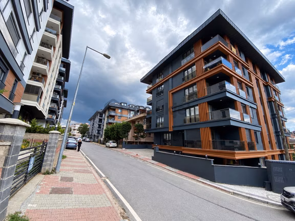 Üsküdar Bahçelievler 'de Sıfır Binada 1. Kat Kiralık 2+1 Daire 2