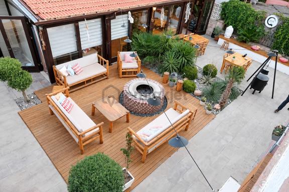 Cunda' Nın Tam Kalbinde Denize Yalnızca 150 M Mesafede Taş Otel 1