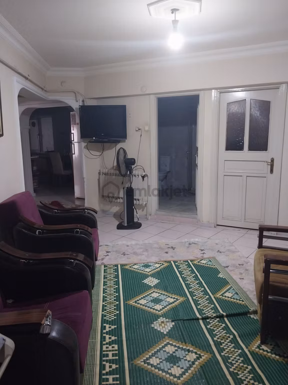 Balıkesir Çarşı Merkez Dumlupınar Mahallesi İncirli Camii Civarı 4oda+1 Salon Kombili Eşyalı Daire. 2