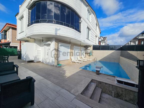 Deniz'den 4+1 Köşe Parsel, Havuzlu, Eşyalı Villa-tanıtım Videolu 2