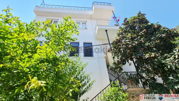 Fethiye Merkez Cumhuriyet Mahallesinde Satılık Komple Bina 2