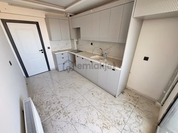 Yuvam'dan Ayın Fırsatı Site İcerisinde Acill Satılık 2+1 Daire 1