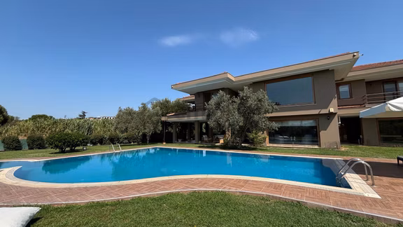 Remax Mıd Erdek Zeytınlı'de 650 M² Lüx 6+2 Fırsat Malıkane 1