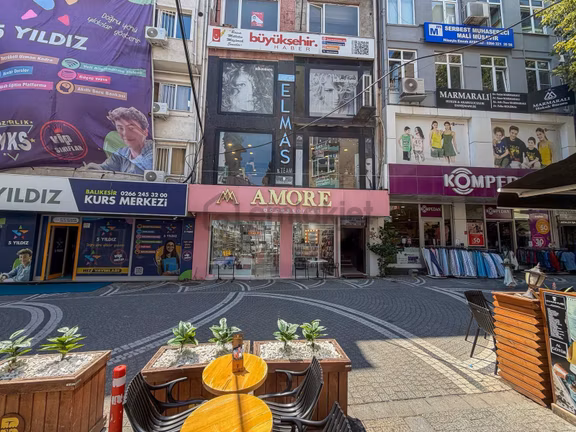 Remax Mıd Çarşının En Işlek Yerınde Yüksek Cırolu Mağaza 2