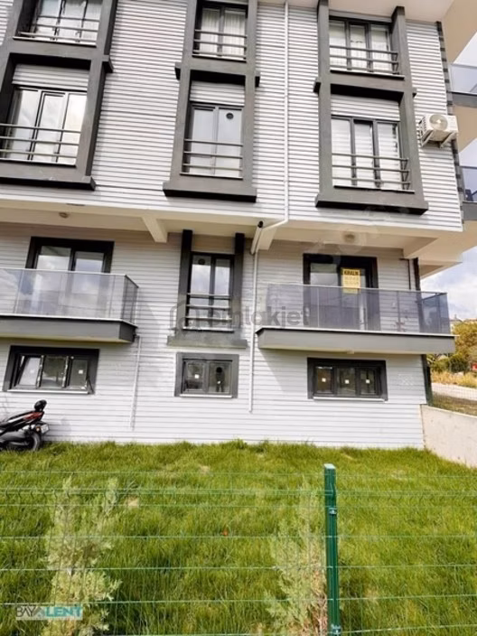 Gaziosmanpaşada Okulun Karşısı Kiralık 2+0 1