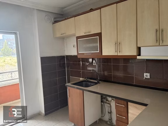 Batıkent Emlak'tan Macunköy Toki'de 2+1 Ara Kat Bakımlı Kiralık 1