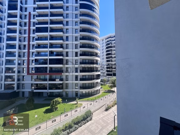 Batıkent Emlak'tan Gala Da Ara Kat Peyzaj Ve Cadde Cephe 1+1 1