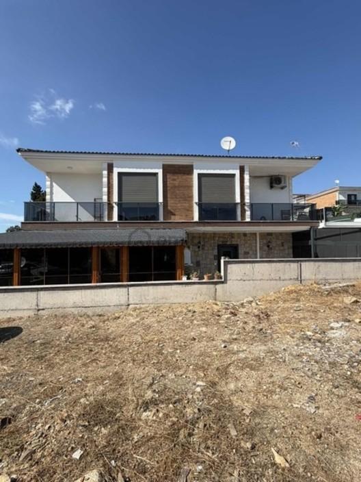 Canyurt Gayrimenkulden Yeni Foça Gencellide Satılık Villa 1
