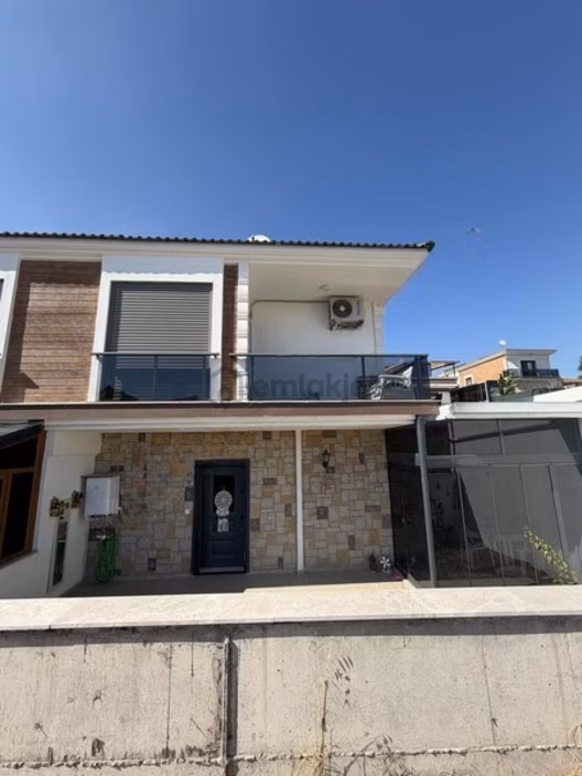 Canyurt Gayrimenkulden Yeni Foça Gencellide Satılık Villa 2