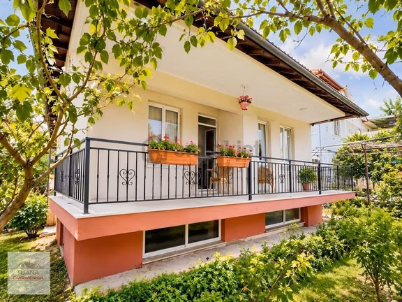 Tuana Emlak'tan Gelişim 'de 384m² Arsa İçerisinde Müstakil Ev 1