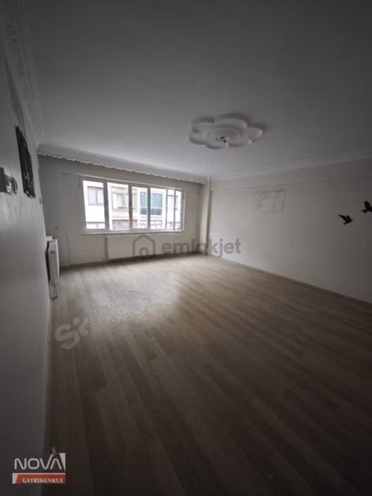 Manisa Erler Caddesi Üzeri 3+1 135m2 Satılık 2.kat Daire 2