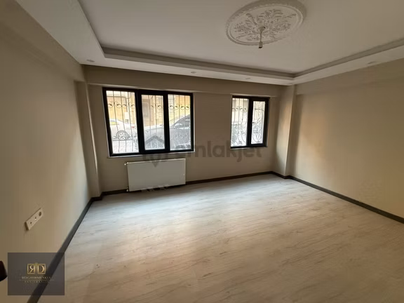 Rd'den Gürselde Metroya Yakın 1+1 Yeni Binada Kiralık Daire 2
