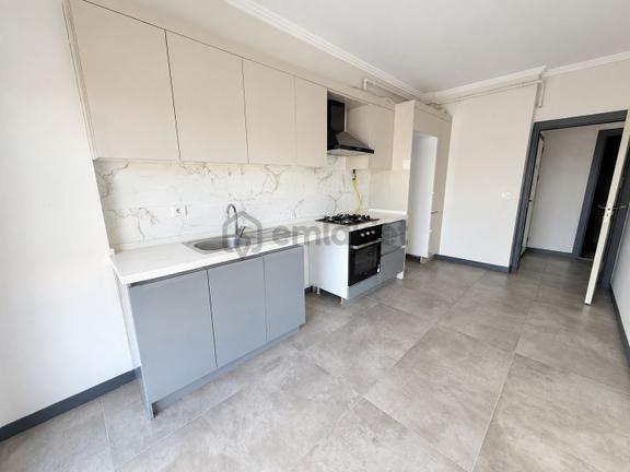 Karşıyaka Nergiz İzban Yakınında Ara Kat Kiralık 3+1 Daire 1