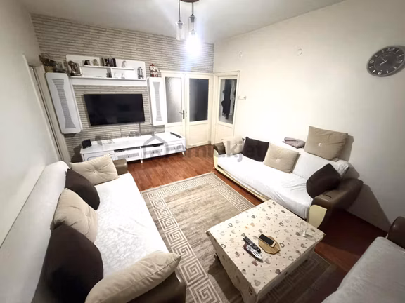 Güngören Sanayi Mah 3+1 105m2 Kaçaksız Binada Satılık Daire 2