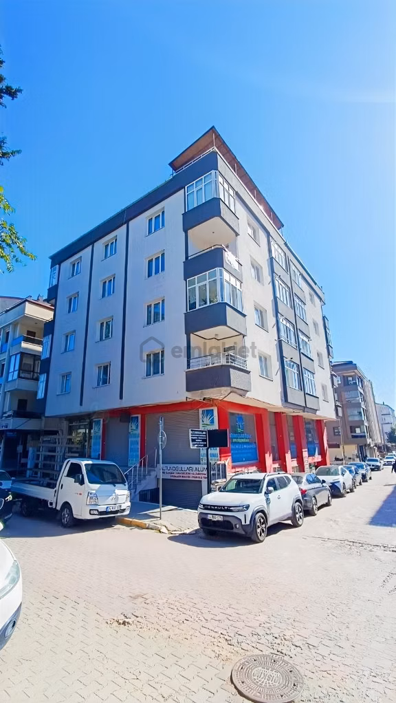 Remax Hedef Gökhan Aslantaş'tan Avcılar Metrobüse 100 Metre 2