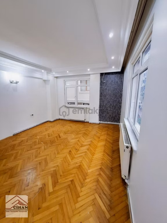 Şirinevlerde Merkezi Konumda, 3+1 130 M² Ferah Ve Çift Balkonlu 1