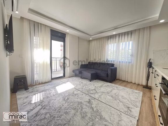 Emek Mahallesinde 1+1 Sıfır Full Eşyalı Orta Kat Daire 1