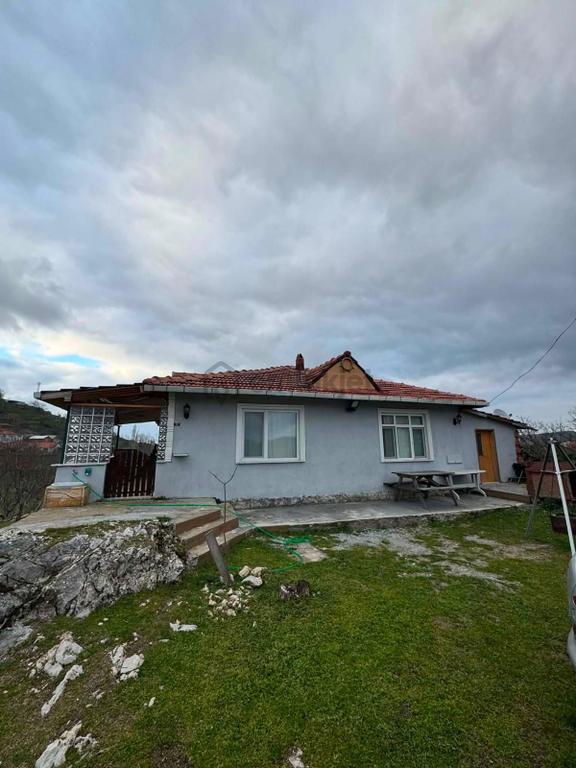 Çanakkale Biga Ilıcabaşı Köyü’nde Doğayla İç İçe, Yeni 3+1 Köy Evi 2