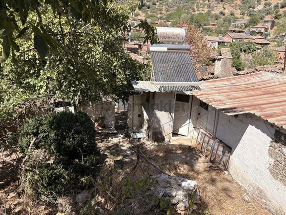 Bayındır Ergenli Köy İçinde 532,65 M² Arsa İçerisinde Köy Evi 2