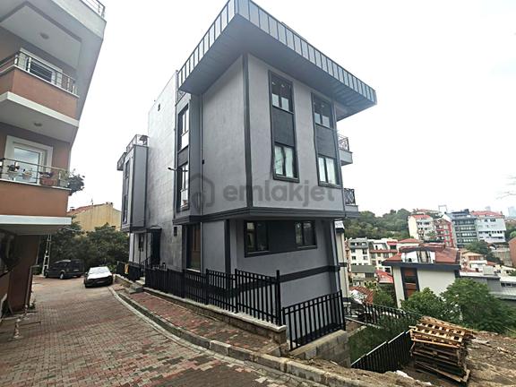 Burhaniye’de Yeni Binada, Aydınlık, Yerden Isıtmalı 2+1 Kiralık 1