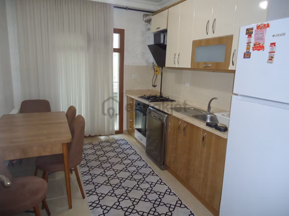 Krc'den Merkezi Konumda Eşyalı Kiralık 3+1 Daire 1