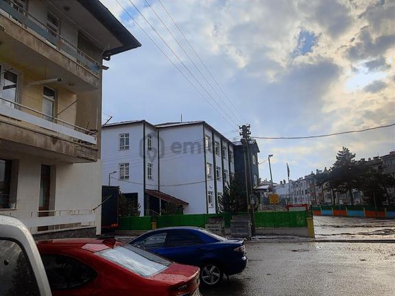 C.k'dan Ülkü İlköğretim Okulu Yanında Ara Kat 2+1 Satılık Daire 1