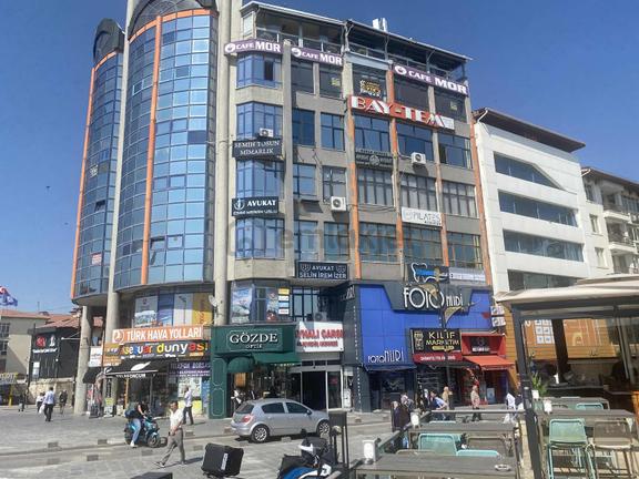 C.k'dan Meydan Aynalı Çarşıda 1+1 Kiralık Ofis 1