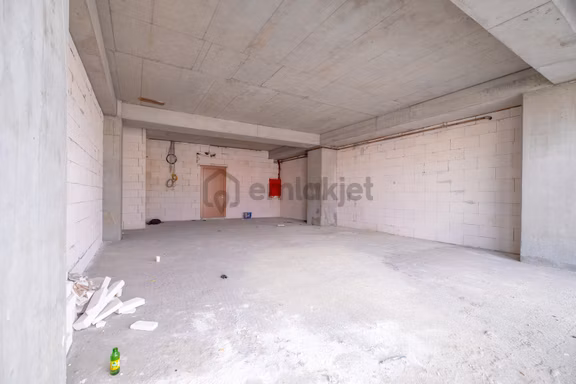 Florya E5 Cepheli Plazada Kiralık Ofisler 2
