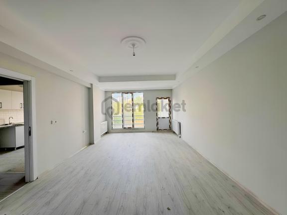 Ze/max'tan Arakat Ön Cephe Geniş Kullanışlı Kiralık 3+1 Daire 1