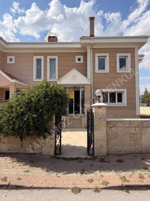Yakamoz Gayrımenkul Başarı Vıllalarında Kıralık Vılla 1